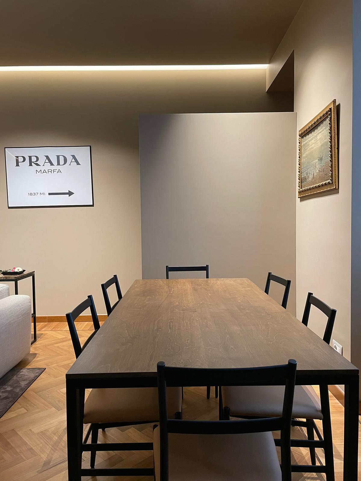 La zona pranzo del soggiorno
