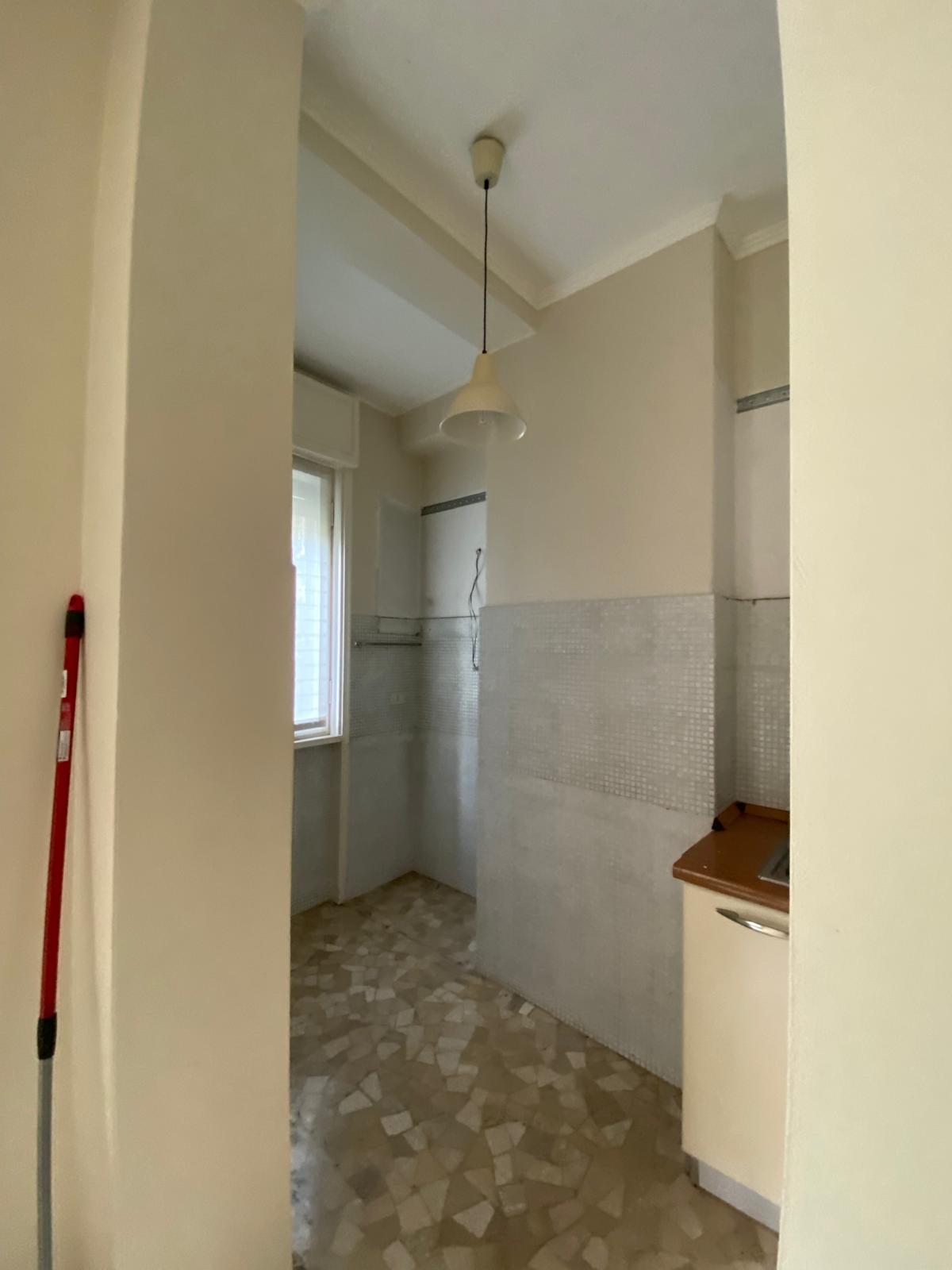 Seconda vista del bagno prima dei lavori
